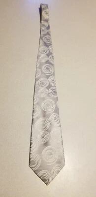 Corbata de cuello plateada de la colección Milani Foto 1 de 3