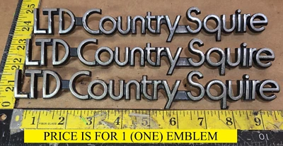 (1) FORD LTD COUNTRY SQUIRE CIRCA '90 EMBLEMA 9.7" E8AB 74291 B62 {X157) Foto 1 de 4