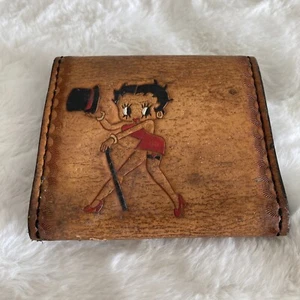 Cartera de cuero marrón Betty Boop - Falta 1 broche de presión aspecto antiguo y único  - Imagen 1 de 16