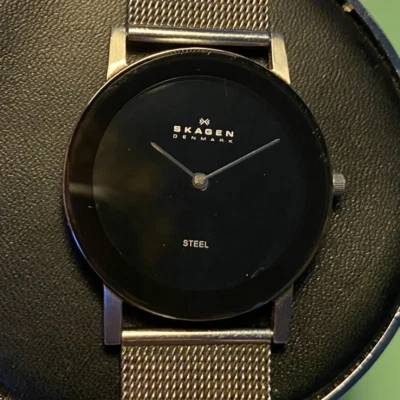 Reloj Hombre Skagen CHEV39LSSB Chevron Plata Banda Milanesa Cuarzo Malla 32mm Foto 1 de 4