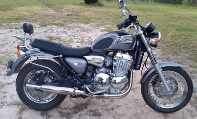 Asiento de moto Triumph Thunderbird Legend 1995-2003 atornillado (tornillo) Código: L6146 Foto 1 de 4