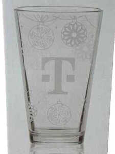 T-MOBILE TUESDAY 2023 HOLIDAY GLASS 16OZ IN BOX, SNOWFLAKE CHRISTMAS DESIGN - Picture 1 of 5