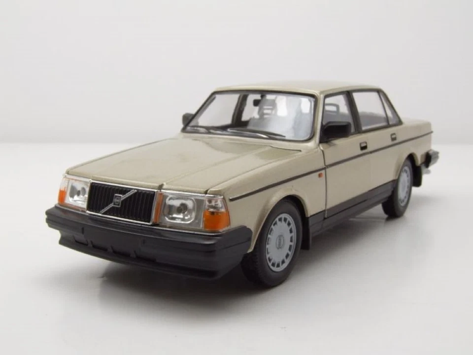 Volvo 240 GL Oro Modelo De Coche 1:24 Welly - Imagen 1 de 4