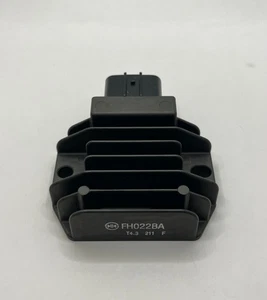 HONDA CBR1000 2020 RR CB300R 19-22 REGULADOR RECTIFICADOR GENUINO 31600-KZZ-J01 NUEVO - Imagen 1 de 3