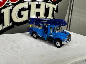 First Gear Ideal Collectible 2009 International 4400 Utility Truck 1:34 Scale - Picture 1 of 12
