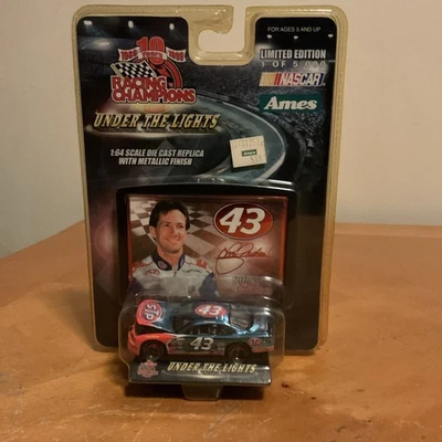 1999 Racing Champions Under The Lights #43 STP John Andretti 1:64 Nascar, novo na embalagem - Imagem 1 de 4