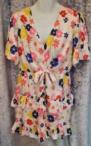 Chi Chi London Curve Kleid seidig weiß Blumen Größe UK 14 - Bild 1 von 11