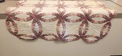 ANILLO DE BODAS DOBLE - COLCHA PARA REGAZO O COLGANTE DE PARED - HECHO A MANO - 46 x 60" Foto 1 de 4