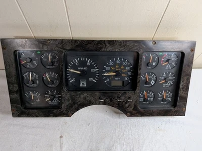 1996 Volvo WG painel de instrumentos P/N: 8161337 - Imagem 1 de 4