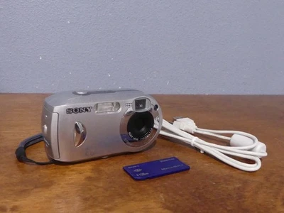Cámara digital Sony Cyber-Shot DSC-P41 4,1 mega píxeles probada y funcionando Foto 1 de 4