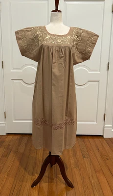 Sandra Midi Dress, Oaxaca Mexican dress. hand Embroidered. Silk Threads, - Photo 1/4