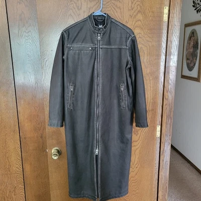 Abrigo largo de imitación de cuero para mujer Urban Outfitter's Silence & Noise talla nuevo con etiquetas XS Gris Foto 1 de 4