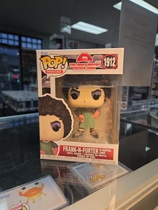 Funko Pop! Vinilo: Frank-N-Furter en vestido de hospital #1912 se envía con protector  - Imagen 1 de 6