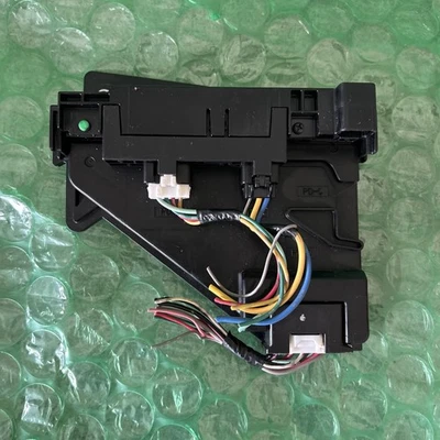 Toyota Venza 2013 2,7 L bloque de conexiones caja de fusibles fabricante de equipos originales 82720-0T020 Foto 1 de 4