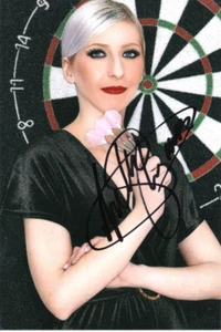 DARTS: FALLON SHERROCK 'QUEEN OFTHE PALACE' SIGNED 6x4 PORTRAIT PHOTO+COA*PROOF* - Picture 1 of 2