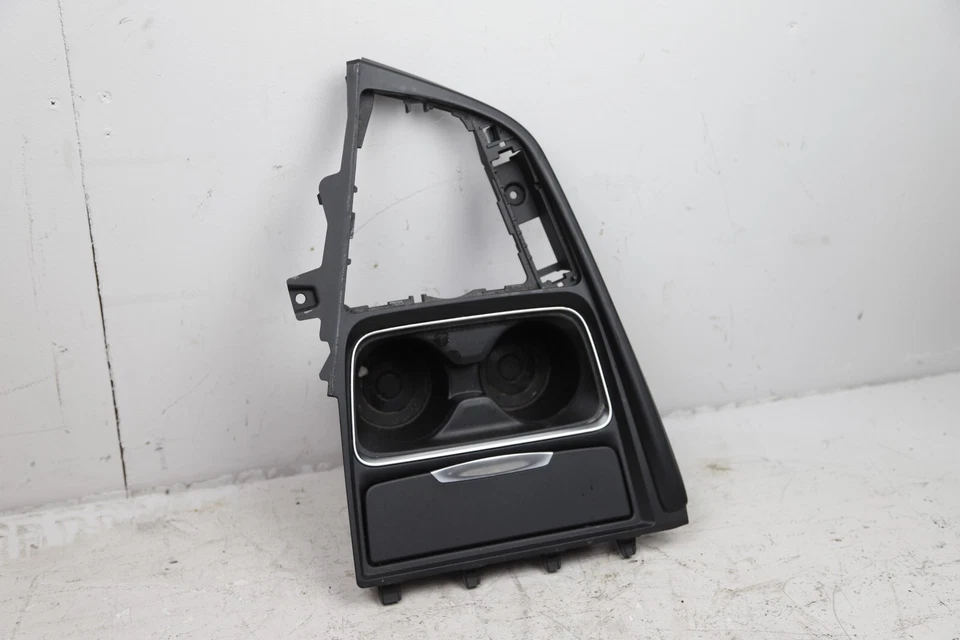 Portavasos para consola central delantera BMW F30 F36 F32 328i 335i 428i 435i Foto 1 de 3