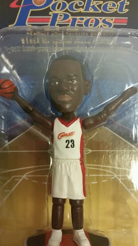 NBA POCKET PROS LEBRON JAMES ACTION FIGURE(099)) Cover