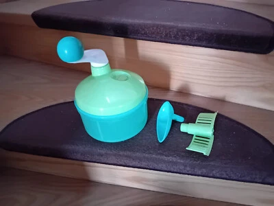 Tupperware  Quickchef  Quick Chef  Grün  1,3L Zerkleinerer Rühren  Mixen - Bild 1 von 3