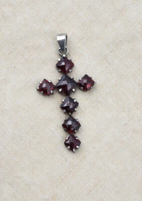 Ancienne croix en argent et grenat - Photo 1/4