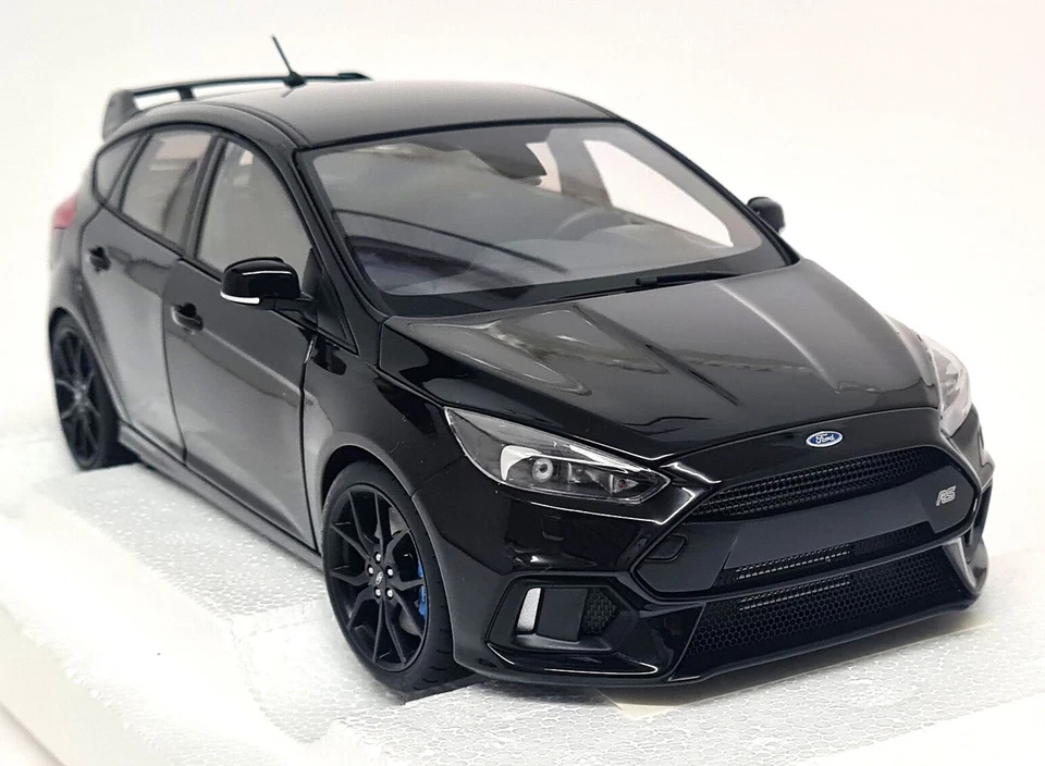 Ford Focus RS Année 2016 Schattenschwarz 1 18 Autoart