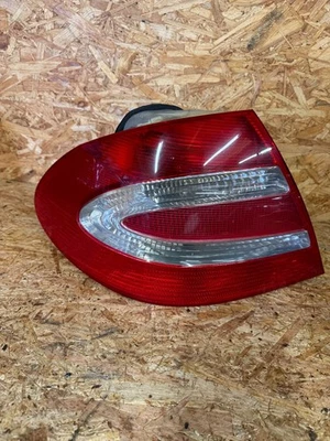 C6* Mercedes Benz W209 CLK Coupé Luz Trasera Luz De Freno Izquierda A 2098200164 - Imagen 1 de 4