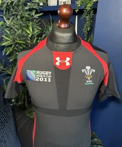 Under Armour Wales 2011 Rugby World Cup Shirt Jersey Black Red Mens Medium - Picture 1 of 7