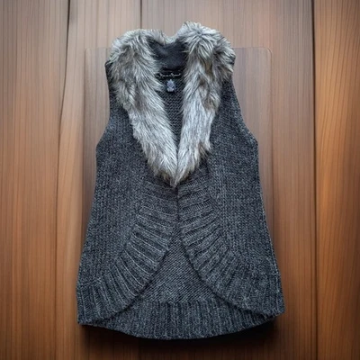 MERCER & MADISON Wool Alpaca Women's S Gray Chunky-Knit Faux Fur Cardigan Vest - Image 1 of 4