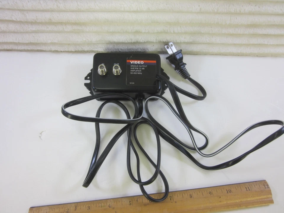 12 dB Signal Amplifier VHF/FM Antenna HDTV CATV Video Single Output Amplifier - Image 1 of 3