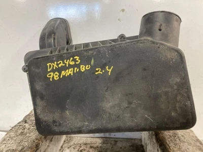 Purificador de aire 2,4 L compatible con 99-01 ALERO 1577981 Foto 1 de 4