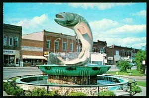 Michigan, Kalkaska - National Trout Memorial Fountain - Mailed 1968 - Picture 1 of 2