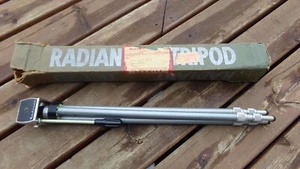 VINTAGE RADIANT TELESCOPING CAMERA TRIPOD IN ORIGINAL BOX 1953 ALL METAL 1000-2 - Picture 1 of 8