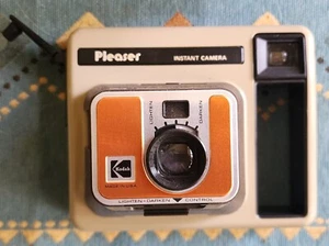 Vintage KODAK Pleaser INSTANT Camera - Picture 1 of 20