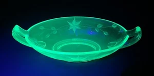 Relish/Pickle Oval Dish Green Uranium Glass Etched Flowers, Vintage - Picture 1 of 12