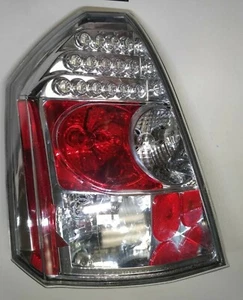 05 06 07 Chrysler 300 LUZ TRASERA LH CONDUCTOR FRENO LUZ TRASERA LÁMPARA A - Imagen 1 de 6