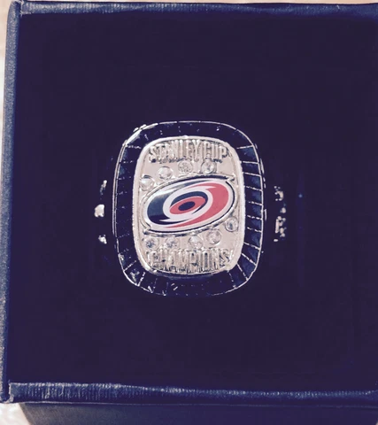 2006 CAROLINA HURRICANES REPLICA STANLEY CUP COMMEMORATIVE RINGS MOLSON CANADIAN Cover