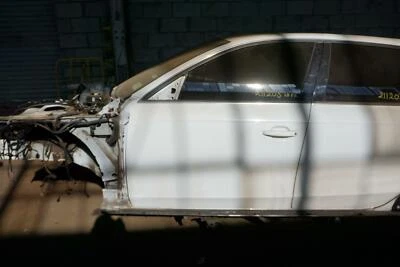 Front Left Driver Side Door Assembly White T9/Y9C 8K0831051J Audi Allroad 13-16 - Imagem 1 de 4