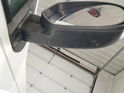 Used Right Door Mirror fits: 2014 Chevrolet Suburban 1500 Power w/o integral tur - Image 1 of 4