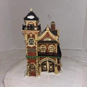 Colección Heritage Village Dickens Village Serie "Manguera y escalera Ashwick Lane" - Imagen 1 de 8