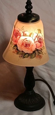  Lámpara rosa victoriana estilo Tiffany vintage pintada a mano pantalla de vidrio pintado Foto 1 de 4