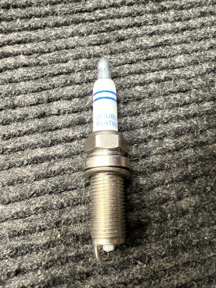 1件装博世FR7NPP332火花塞适用于宝马X3 X5 Z4 528i 530i 328i xDrive 128i 323i — 第 1/4 张图片