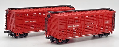 2-HO Gauge ROCO GREAT NORTHERN LIVESTOCK CATTLE CAR 56108, Both Excellent Cond. - Image 1 of 4