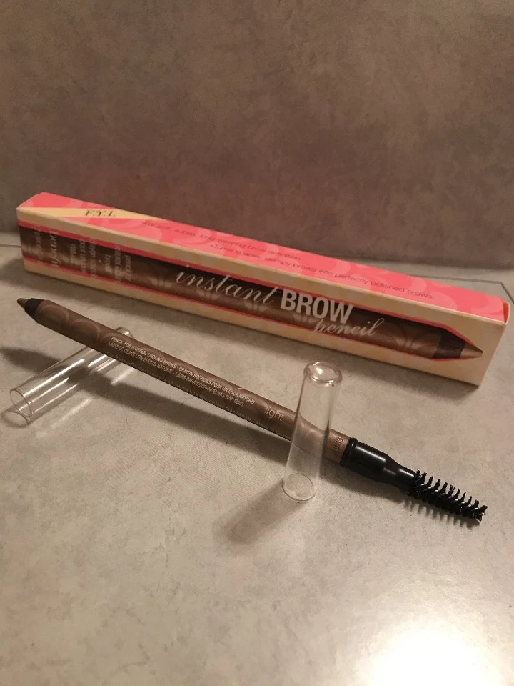 Benefit Instant Eyebrow Pencil