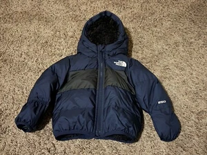 The North Face Kleinkind Moondoggy 550 Daunen Kapuze Fleece Puff Jacke 6-12 Monate - Bild 1 von 4