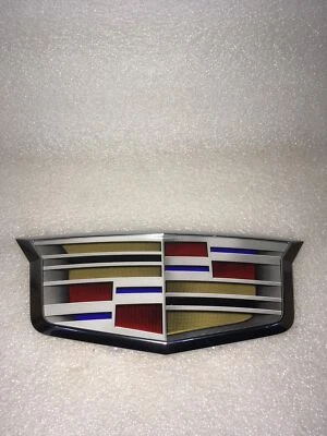 Emblema parrilla delantera Cadillac CT6 2016-2018 NUEVO OEM GM 23444635 Foto 1 de 3