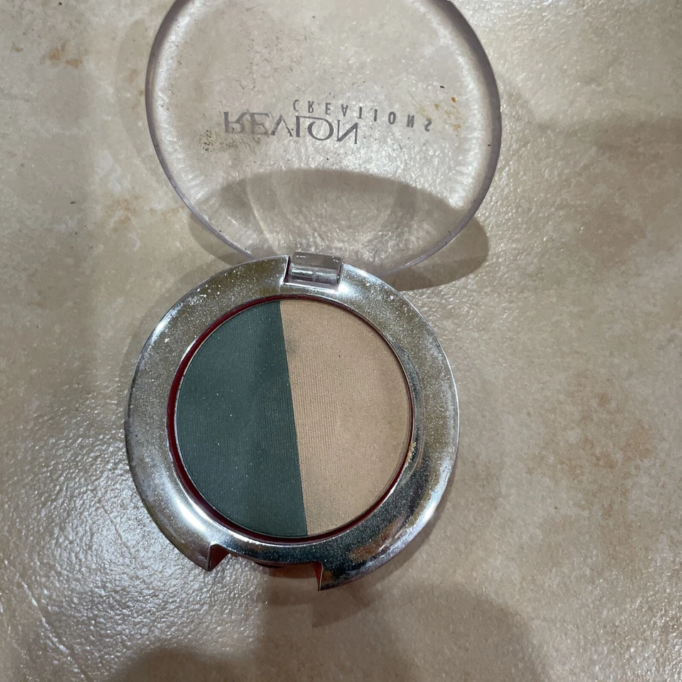 Revlon Creations Eyeshadow 030 Kaki Beige Dore - Image 1 of 1