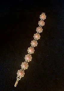 Sarah Coventry Signed Flower Link Bracelet Coral Colored and Goldtone Vintage - Picture 1 of 6