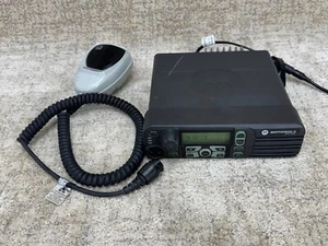 Motorola XPR4550 VHF 136-174 mhz 1-25w DMR Radio / Mikrofon AAM27JNH9LA1AN - SER:6171 - Zdjęcie 1 z 9