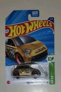 2025 GOLD FIAT 500e HW EV Hot Wheels NEW and RARE 3/10 - Picture 1 of 2