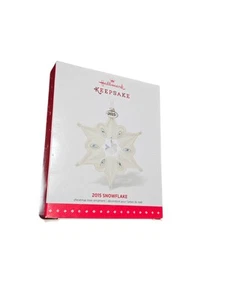 2015 Hallmark Keepsake SNOWFLAKE Christmas Ornament Porcelain - Picture 1 of 3
