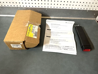 Оригинальная пассажирская пряжка из черного дерева GM NOS 19149496 2011-2014 Chevrolet Silverado 2500 HD - Изображение 1 из 4